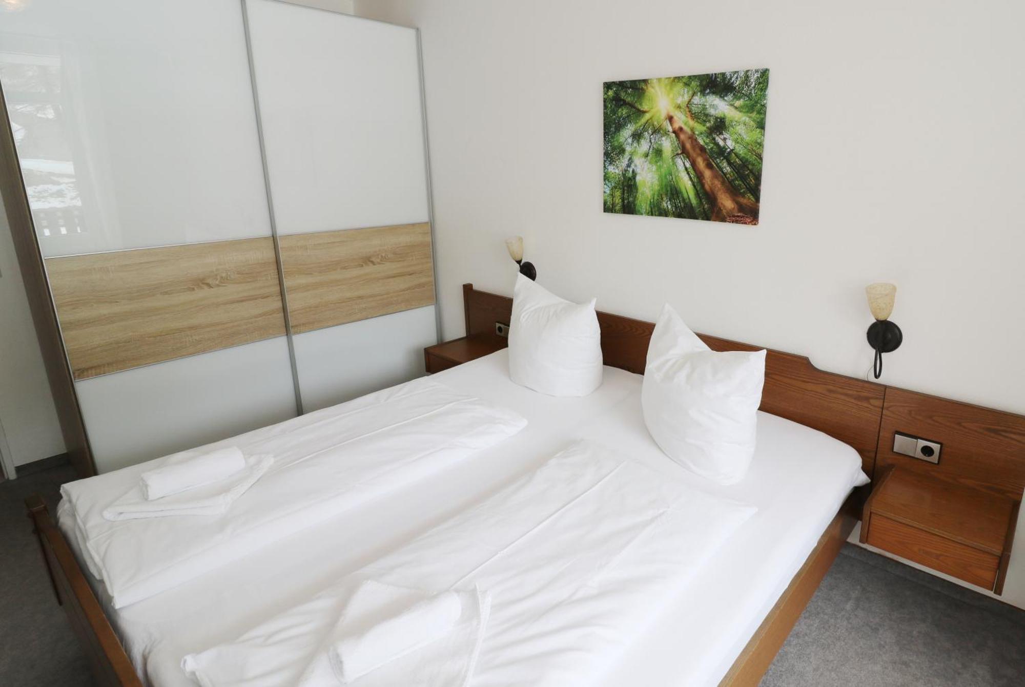 Kurhotel Schluchsee App 1511 - Schwarzwaldhirsch - Mit Innenpool Und Sauna, 施卢赫湖 外观 照片